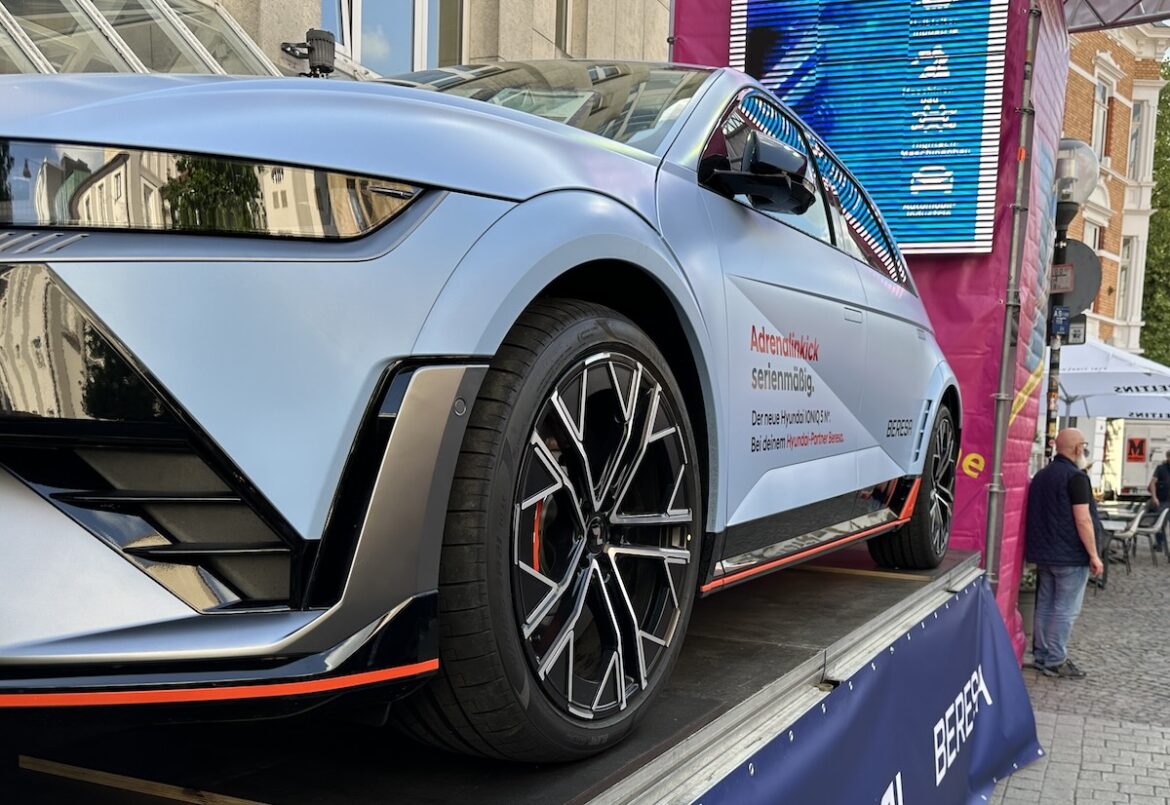 Hyundai von Beresa auf der Maiwoche Osnabrück