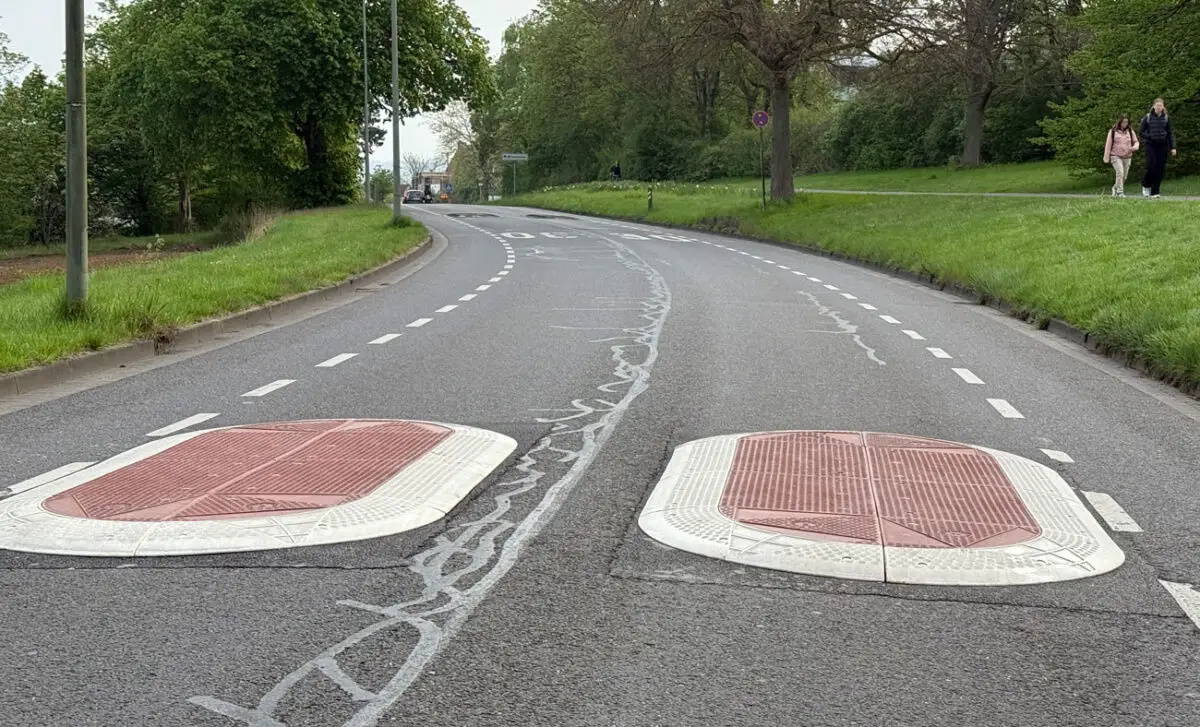 Neuer Verkehrsversuch in Osnabrück: Ovale Berliner Kissen für den Westerberg Berliner Kissen (neu) auf dem Westerberg