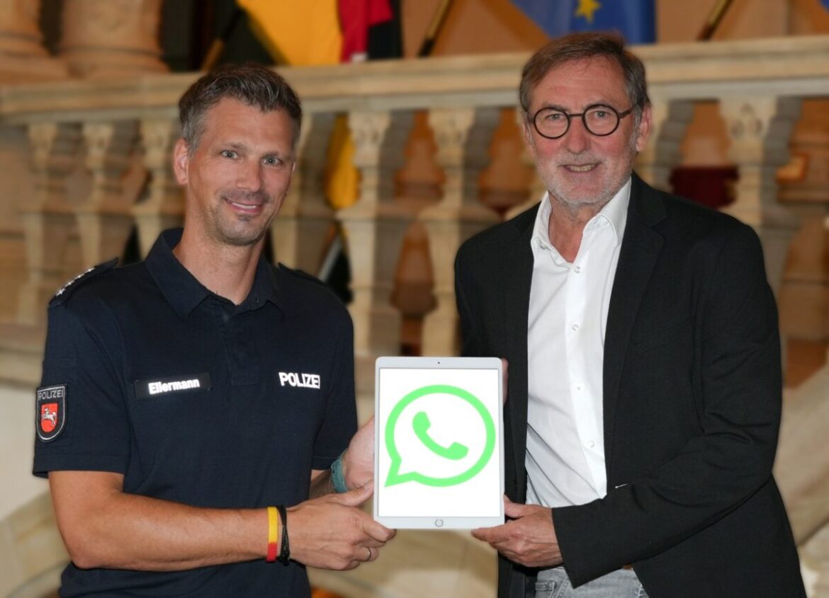 Polizeidirektion Osnabrück setzt auf WhatsApp