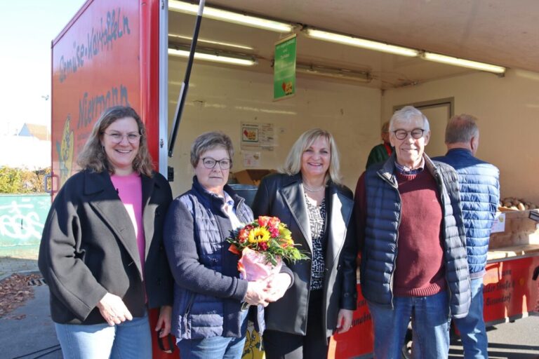Hans-Jürgen Niermann mit Familie und Dagmar Bahlo