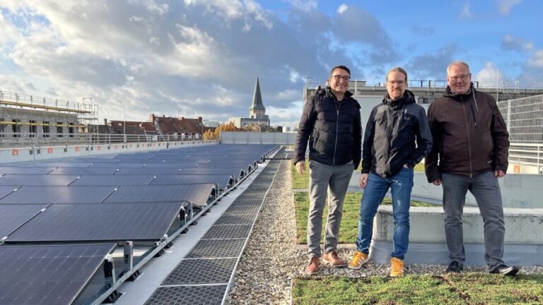 PV-Anlage auf dem Dach der Kollegienwall-Garage
