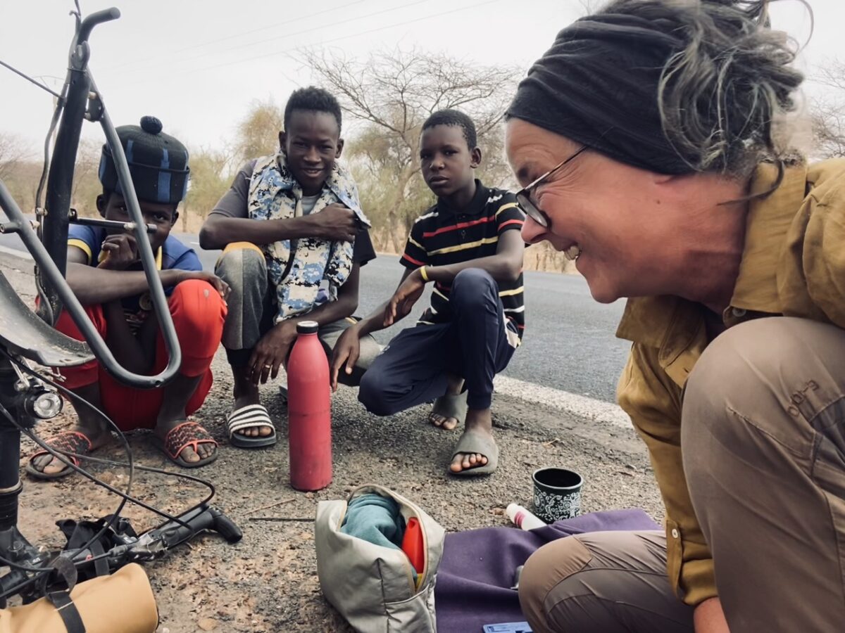 Reifenflicken im Senegal / Foto: privat