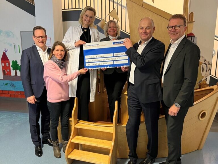 Sparda-Bank West spendet an Starthilfe - Sozialmedizinische Nachsorge Christliches Kinderhospital Osnabrück
