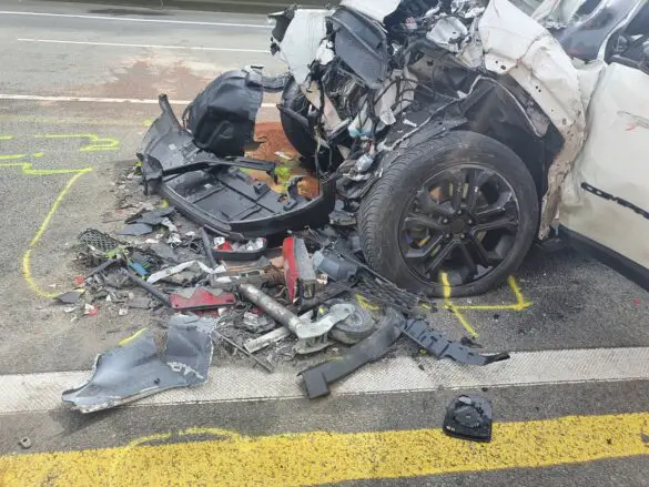 Zwei Verletzte: PKW kracht in Sicherungsfahrzeug auf Autobahn A1 bei Osnabrück. / Foto: Heiko Westermann Zwei Verletzte: PKW kracht in Sicherungsfahrzeug auf Autobahn A1 bei Osnabrück