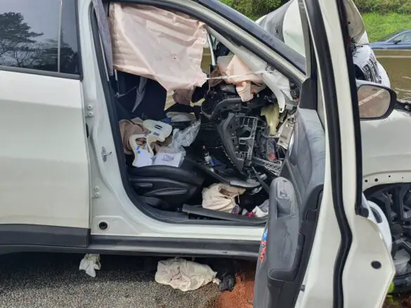 Zwei Verletzte: PKW kracht in Sicherungsfahrzeug auf Autobahn A1 bei Osnabrück. / Foto: Heiko Westermann Zwei Verletzte: PKW kracht in Sicherungsfahrzeug auf Autobahn A1 bei Osnabrück
