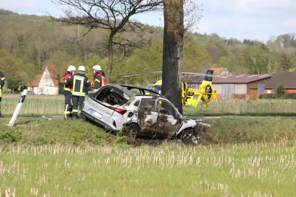 Autounfall in Bissendorf: Zwei Menschen sterben, ein Kind wird lebensgefährlich verletzt