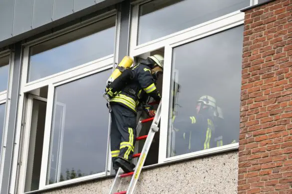 Großübung von Rettungsdienst und Feuerwehr: Viele Verletzte nach Verpuffung in Schule