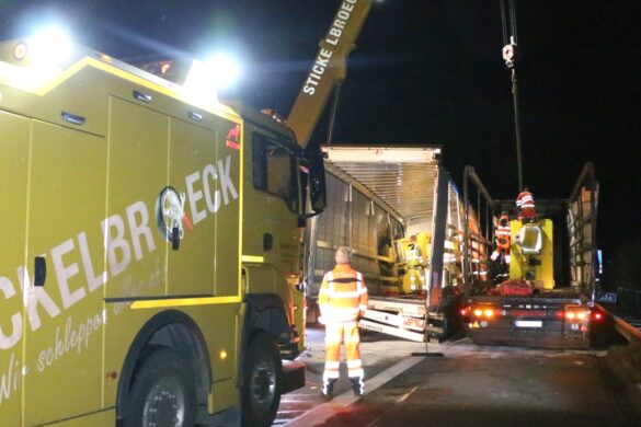 Nach schwerem Unfall: A30 bis nach Mitternacht gesperrt