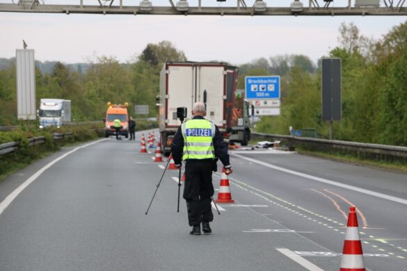 Nach schwerem Unfall: A30 bis nach Mitternacht gesperrt