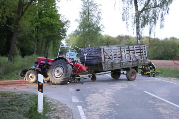 Junger Motorradfahrer stirbt nach Kollision mit Traktor in Melle. / Foto: Heiko Westermann Junger Motorradfahrer stirbt nach Kollision mit Traktor in Melle