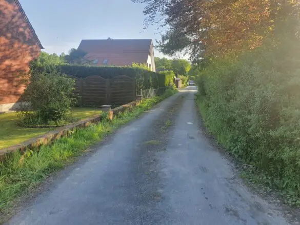 Transporter durchbricht Hauswand in Bramsche