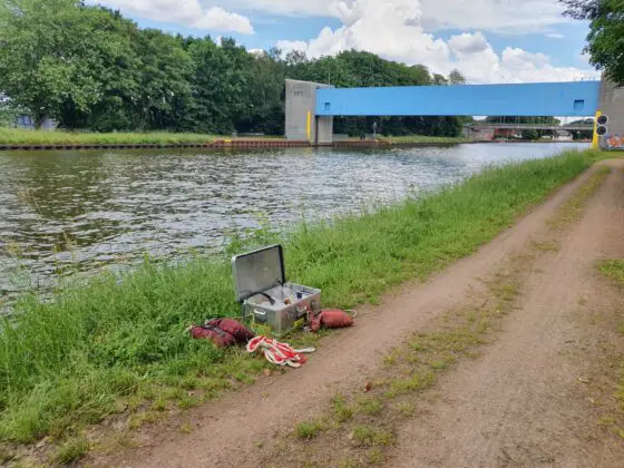 Tierrettung: Feuerwehr rettet Reh aus Kanal bei Bramsche