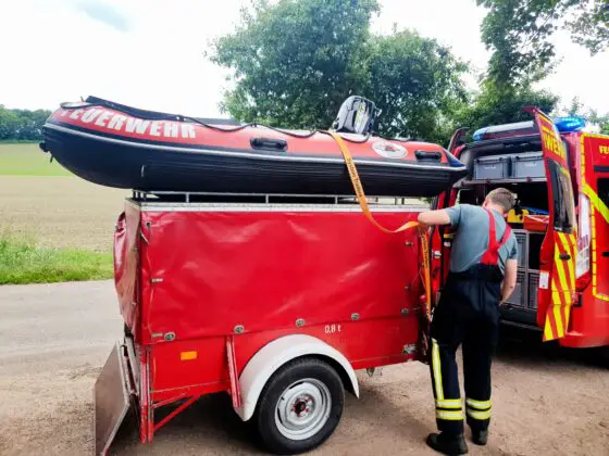 Tierrettung: Feuerwehr rettet Reh aus Kanal bei Bramsche