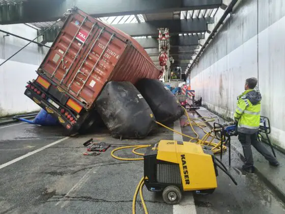 Autobahn A33 bei Dissen für LKW-Bergung über Tag voll gesperrt