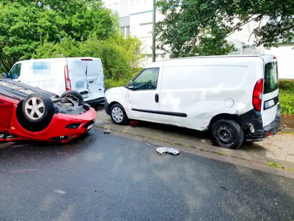 Auto bei Unfall in Osnabrücker Industriegebiet umgekippt