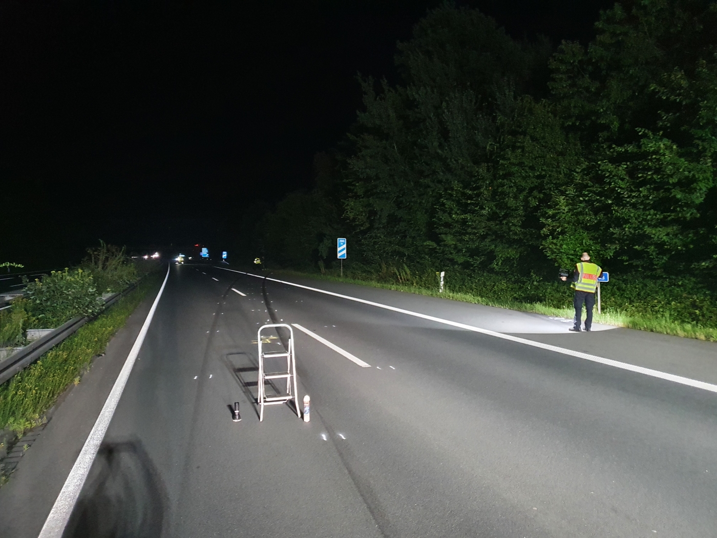 Crash auf A30 bei Melle: Zwei Autos kollidieren, ein PKW überschlägt sich