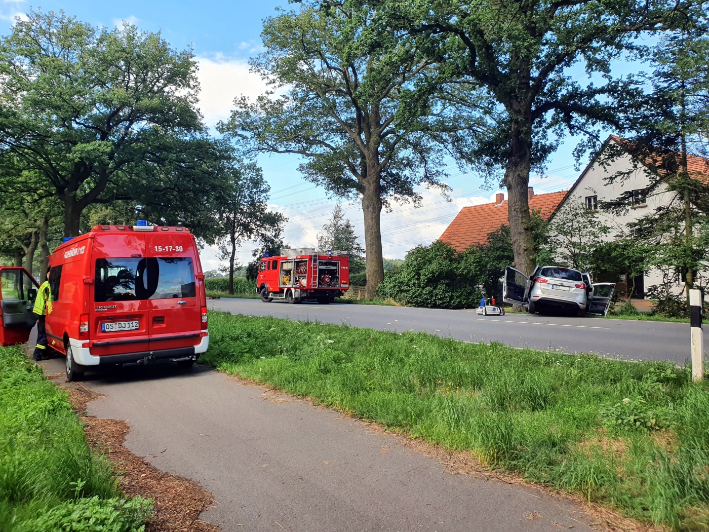 Tragischer Verkehrsunfall in Bohmte: Autofahrer wird schwer verletzt, Beifahrerin stirbt