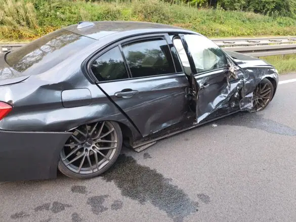 Unfall mit mehreren PKW auf A30, Vollsperrung am Morgen