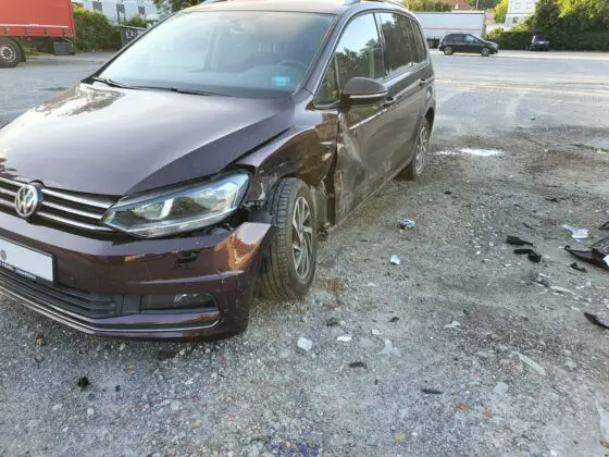 Mutmaßlich alkoholisierter Fahrer verursacht Unfall auf Disko-Parkplatz