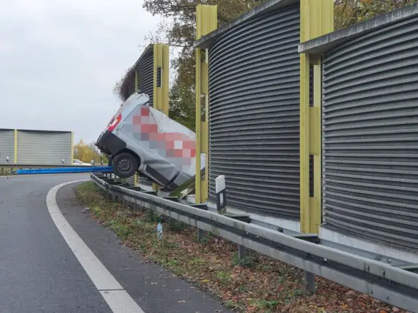 Tödlicher Unfall: Transporter-Fahrer verunglückt auf Autobahn 1 bei Osnabrück. / Foto: Heiko Westermann Tödlicher Unfall: Transporter-Fahrer verunglückt auf Autobahn 1 bei Osnabrück
