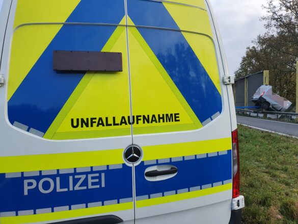 Tödlicher Unfall: Transporter-Fahrer verunglückt auf Autobahn 1 bei Osnabrück. / Foto: Heiko Westermann Tödlicher Unfall: Transporter-Fahrer verunglückt auf Autobahn 1 bei Osnabrück