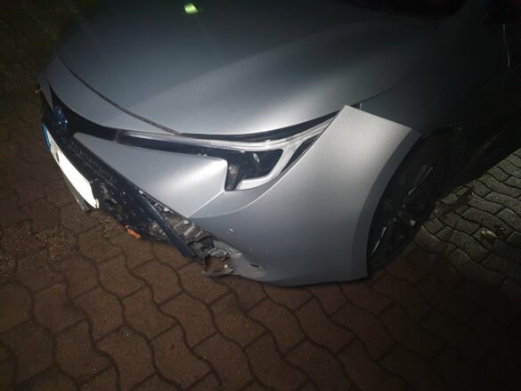 Leiter auf Autobahn: Mehrere Fahrzeuge auf A1 bei Bramsche beschädigt