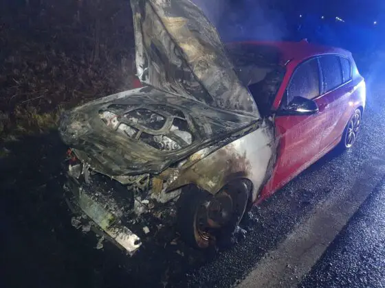 PKW-Brände auf Autobahn A33 enden mit Sachschäden