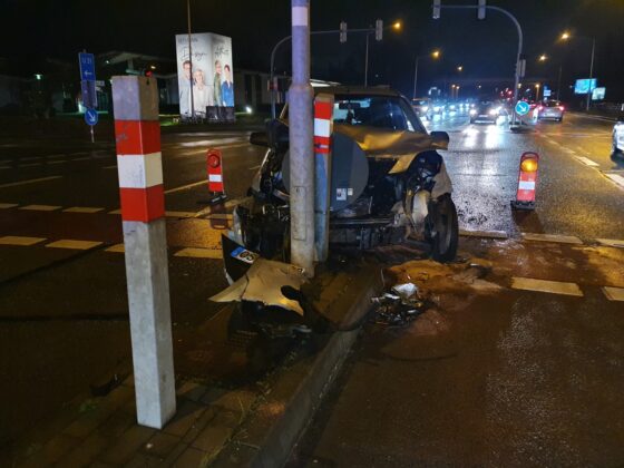 Zusammenstoß in Hellern: Autos nach Kollision stark beschädigt