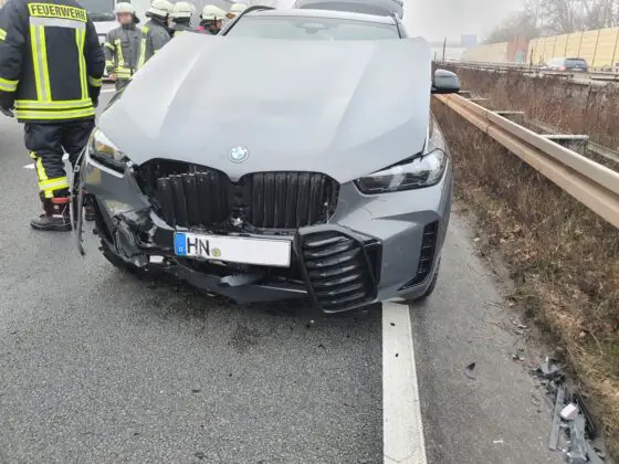 PKW schleudert auf Autobahn bei Melle umher und kollidiert mit zwei Fahrzeugen