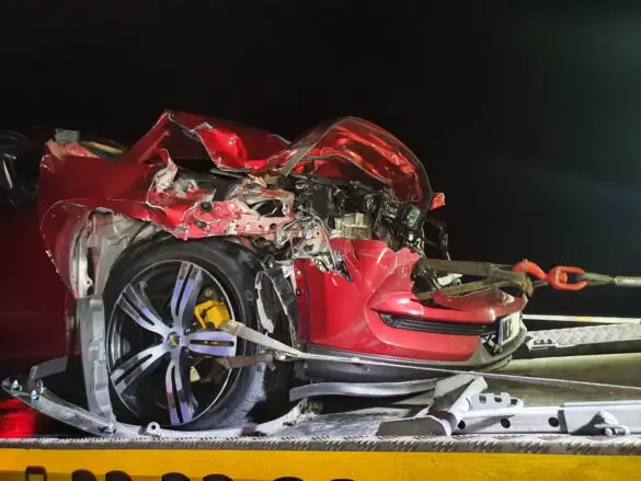 Stundenlange Vollsperrung auf A1 nach Kollision zwischen mehreren PKW und einem LKW