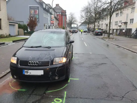 Schwerer Zusammenstoß zwischen PKW und Fußgänger auf Sutthauser Straße