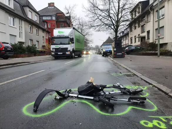 Schwerer Zusammenstoß zwischen PKW und Fußgänger auf Sutthauser Straße