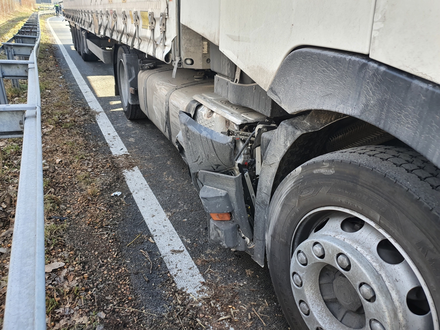 Unfall mit zwei PKW und einem LKW bei Spurwechsel auf der A30 bei Osnabrück