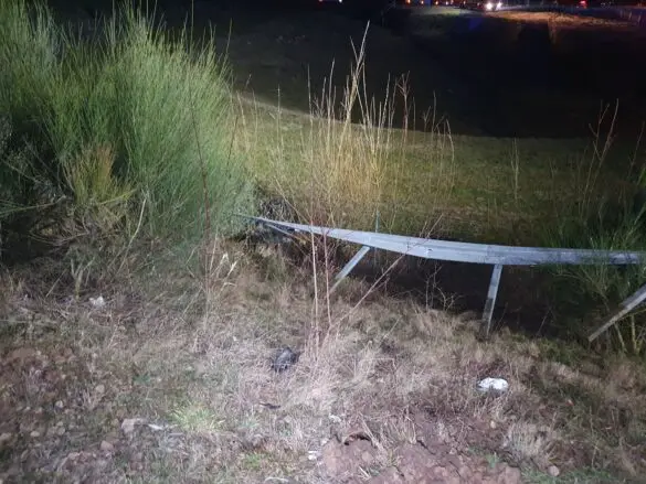 Auto stürzt Abhang an Bundesstraße B51/B65 bei Belm hinunter