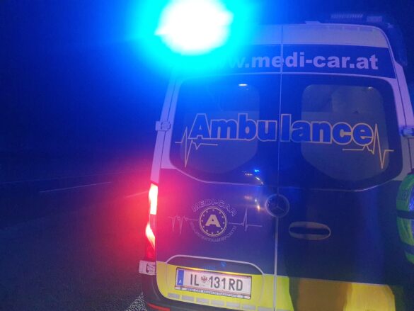 Unfall auf A1: Auto steht auf Überholspur, nachfolgende Fahrerin kann nur knapp stoppen