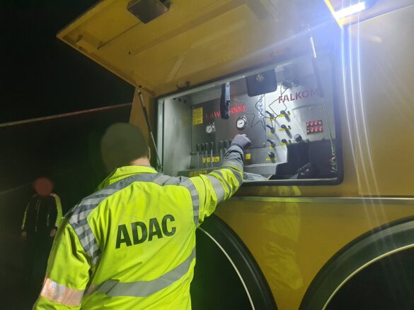 LKW kommt auf A30 bei Ibbenbüren von Fahrbahn ab