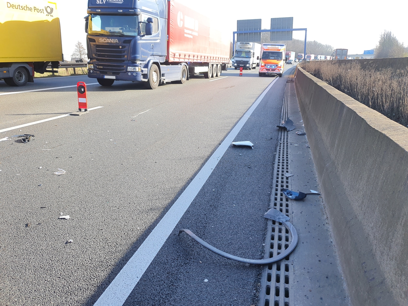 Autos kollidieren bei Spurwechsel auf A30 bei Osnabrück. / Foto: Heiko Westermann Zwei Unfälle innerhalb weniger Meter und Minuten auf A30 bei Osnabrück-Nahne