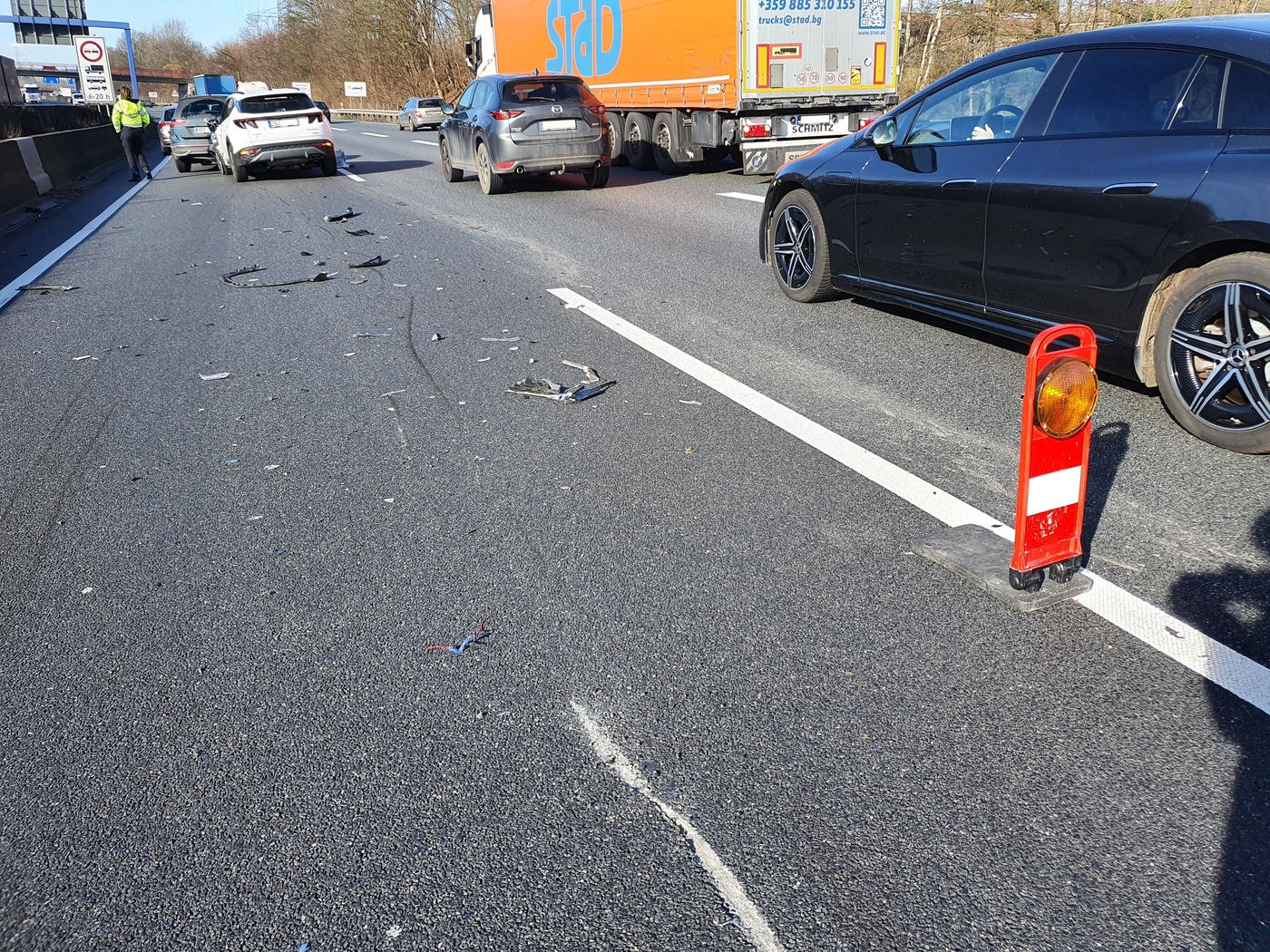 Autos kollidieren bei Spurwechsel auf A30 bei Osnabrück. / Foto: Heiko Westermann Zwei Unfälle innerhalb weniger Meter und Minuten auf A30 bei Osnabrück-Nahne