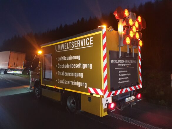 Stundenlange Vollsperrung: Sattelzug verliert Trailer auf A33 bei Borgloh/Hilter