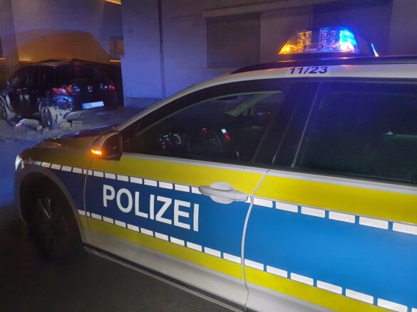 Parkendes Auto an der Brinkstraße in Osnabrück gerammt