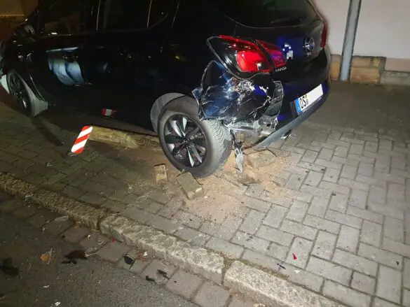 Parkendes Auto an der Brinkstraße in Osnabrück gerammt