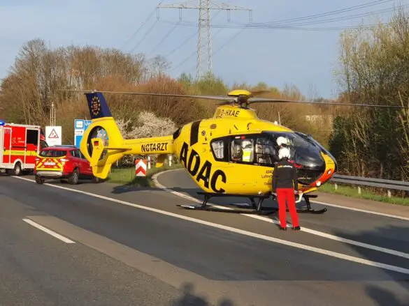Schwerer Unfall auf der A30: Transporter prallt ins Heck eines LKW bei Lotte