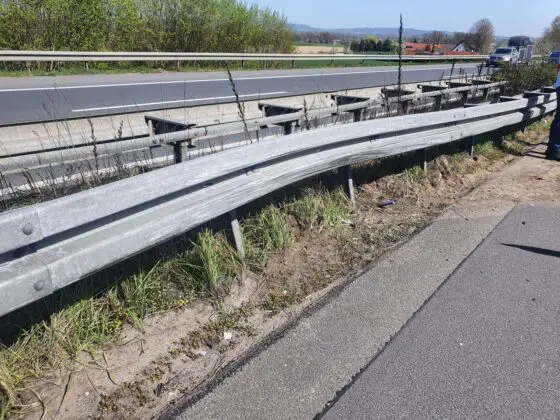 Schwerer Auffahrunfall auf Autobahn A30 endet mit mehreren Verletzten