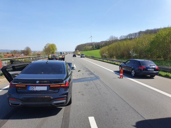 Schwerer Auffahrunfall auf Autobahn A30 endet mit mehreren Verletzten