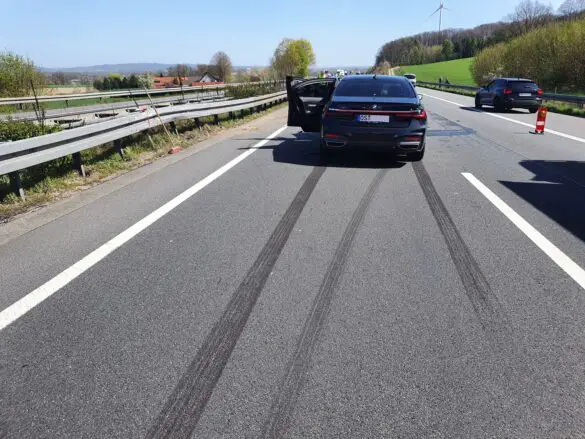 Schwerer Auffahrunfall auf Autobahn A30 endet mit mehreren Verletzten