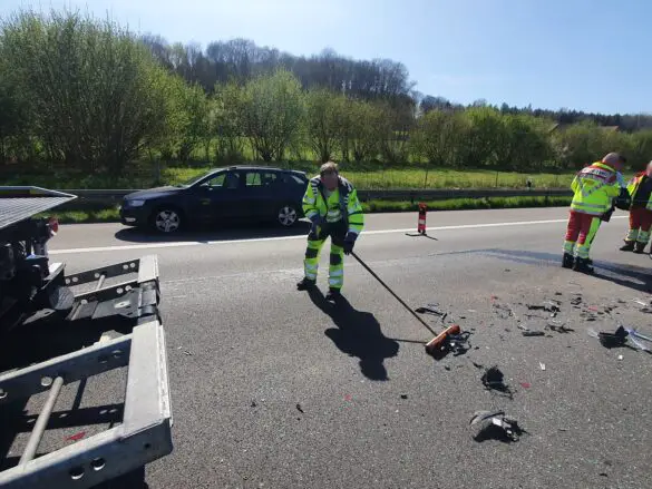 Schwerer Auffahrunfall auf Autobahn A30 endet mit mehreren Verletzten