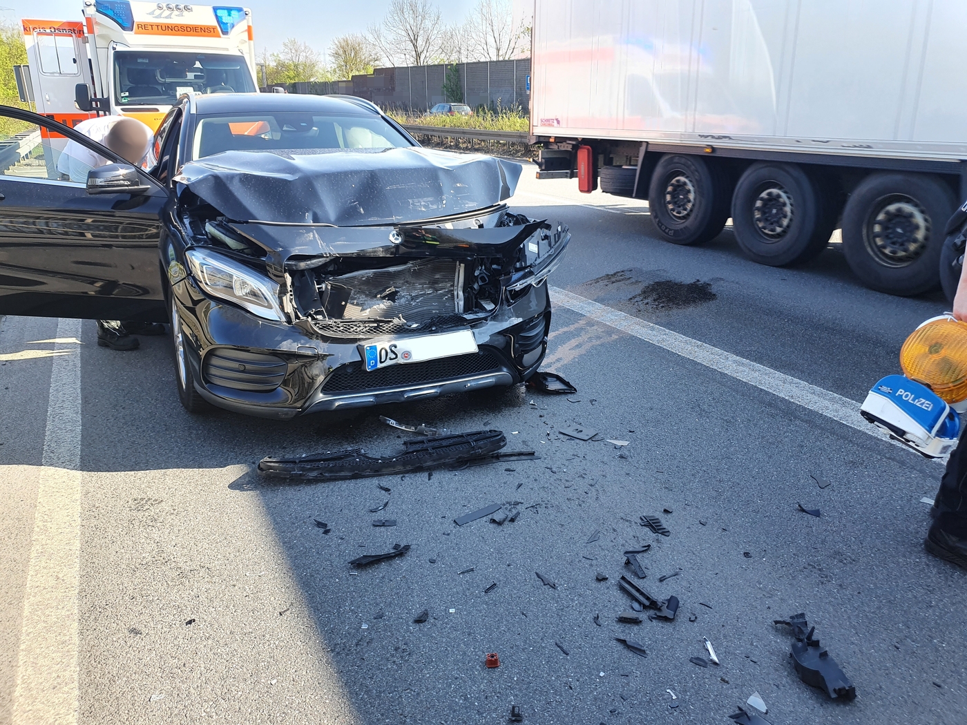 Auffahrunfall löst Feuerwehreinsatz auf der A33 bei Osnabrück aus