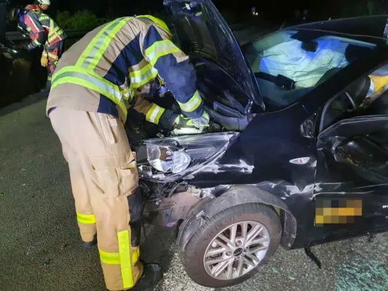 PKW kollidieren auf A30 zwischen Lotte und Ibbenbüren, Autobahn mehrere Stunden blockiert