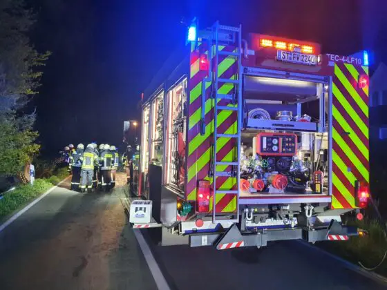 PKW überschlägt sich in Graben in Tecklenburg-Leeden