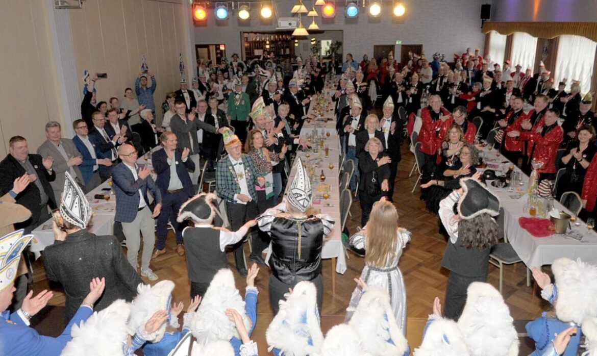 Karnevalsbeginn 2025 / Foto: Michael Rateike